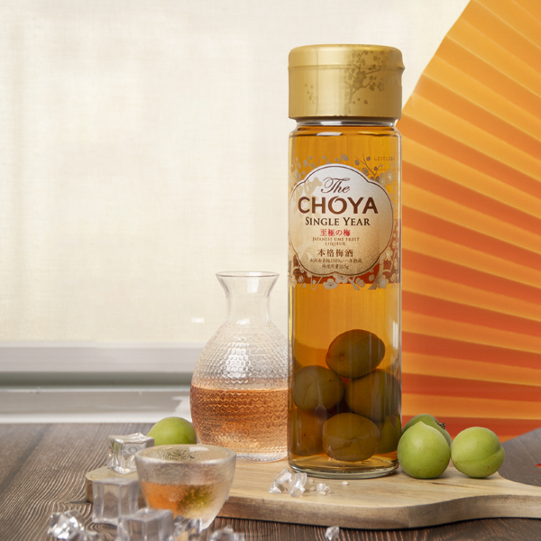Rượu The Choya Golden Ume Fruit 650ml